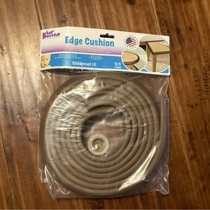 NWT CHILDPROOF IT EDGE CUSHION